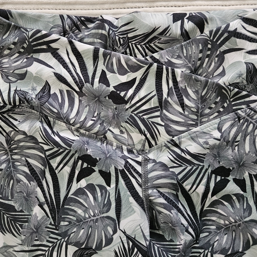 Evolution & Creation Tropical Leaf Print Leggings Size L - Picture 5 of 7